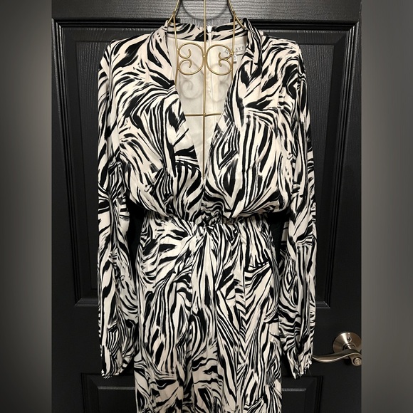 Wayf Dress - Picture 2 of 7